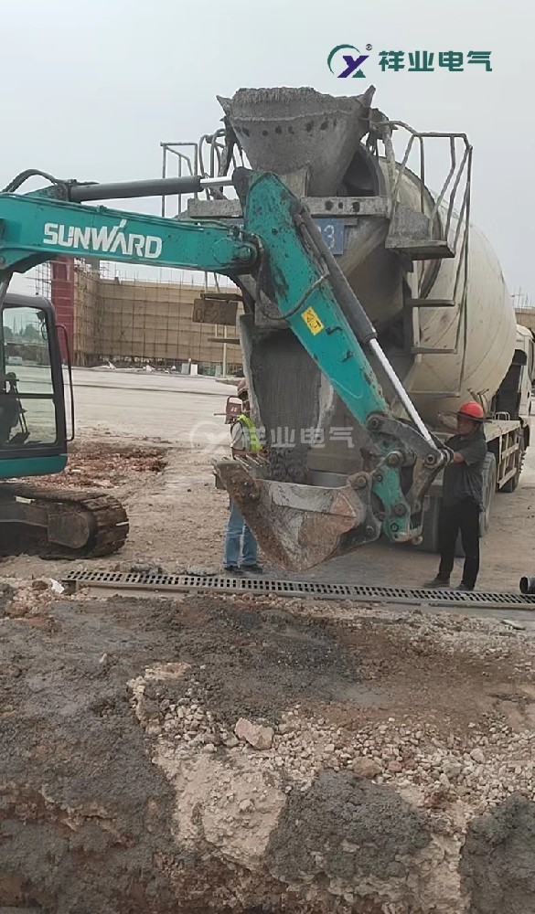 荊門三國(guó)創(chuàng)意產(chǎn)業(yè)園配電工程項(xiàng)目施工現(xiàn)場(chǎng)（一